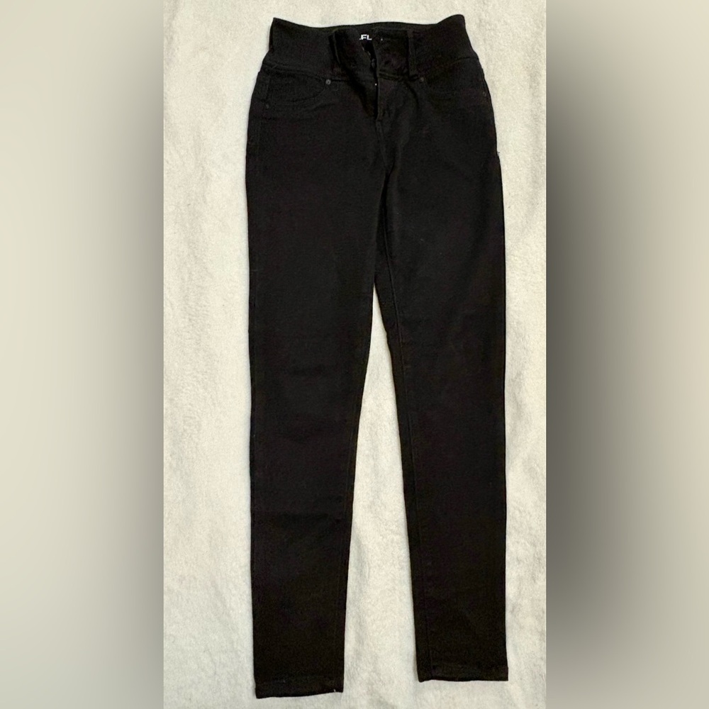 Wallflower Women's High Rise Jeans
